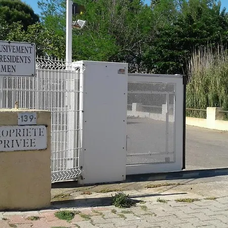 Escale Au Grau Du Roi *